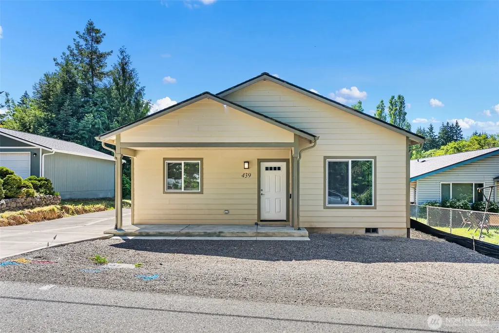 439 Sunnyhill Road W Bremerton WA 98312