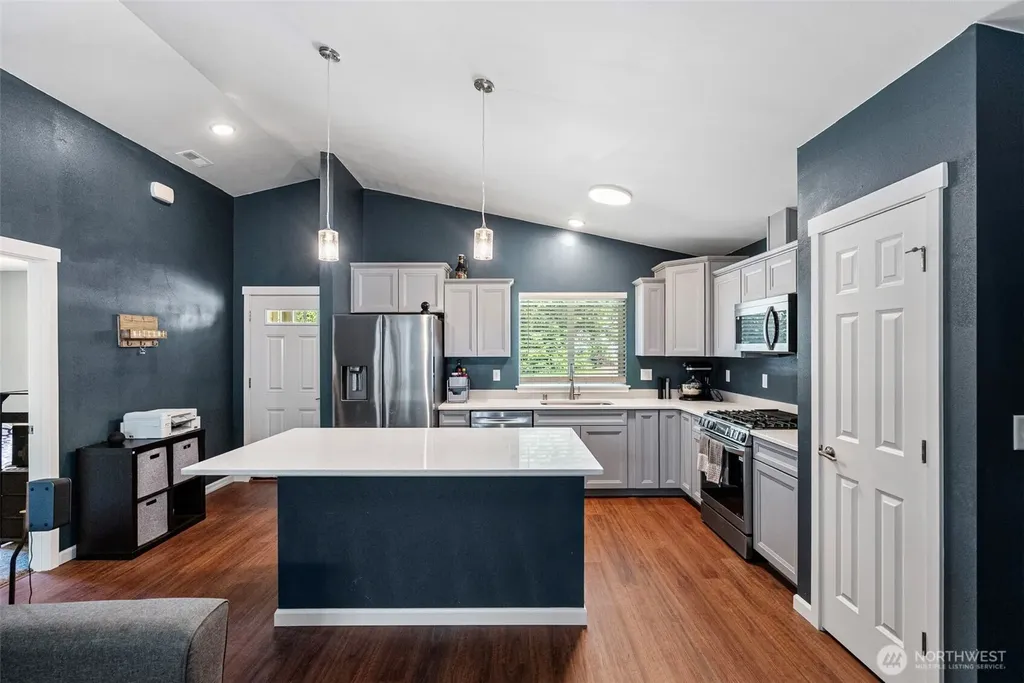 439 Sunnyhill Road W Bremerton WA 98312