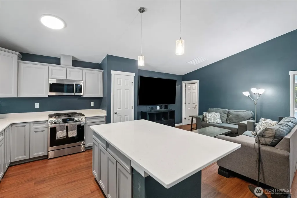439 Sunnyhill Road W Bremerton WA 98312