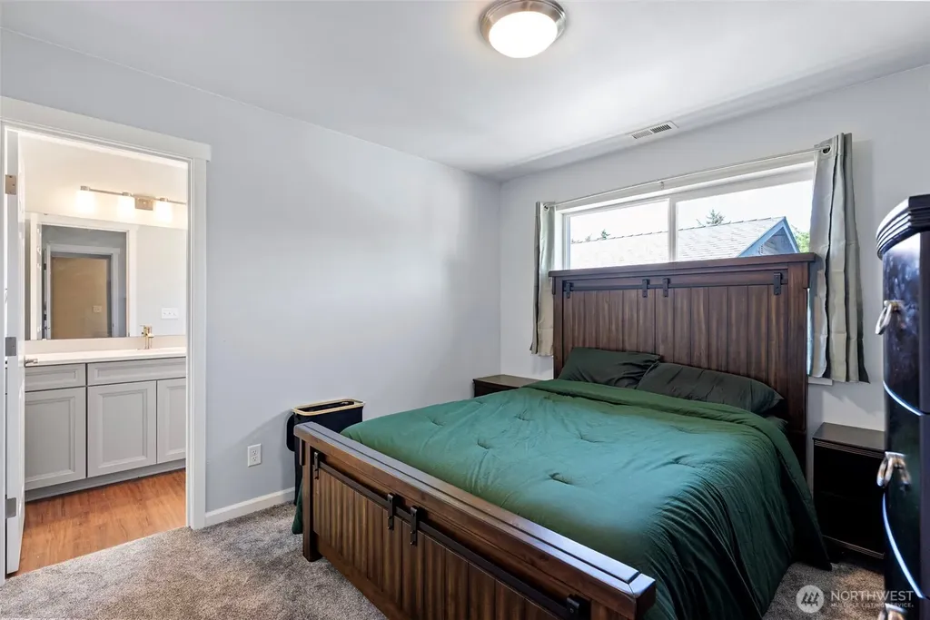 439 Sunnyhill Road W Bremerton WA 98312