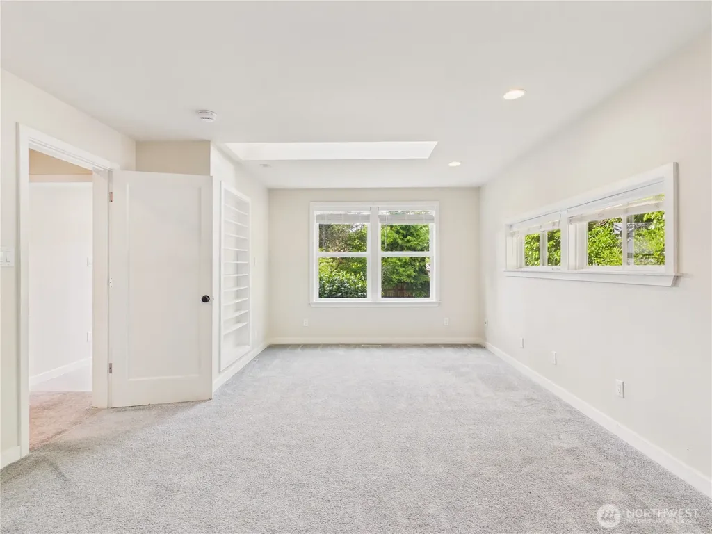 6351 Lake Avenue SW Lakewood WA 98499