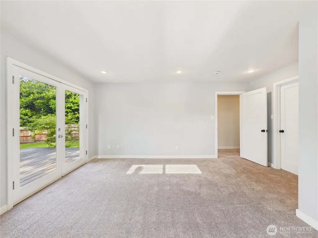 6351 Lake Avenue SW Lakewood WA 98499