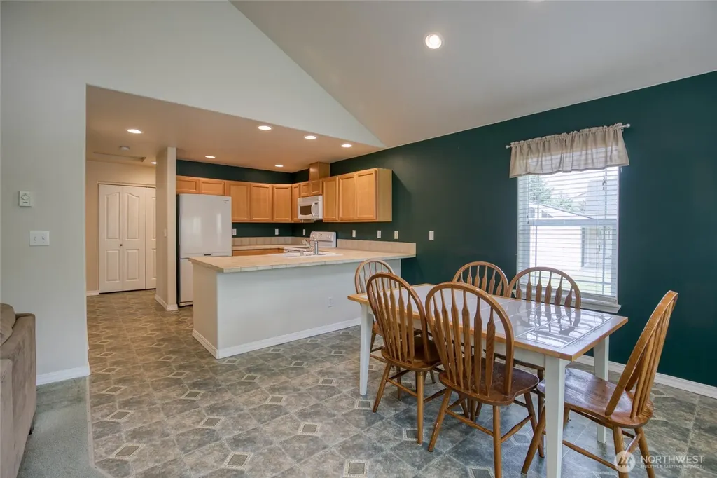 899 Wawona Avenue SW Ocean Shores WA 98569
