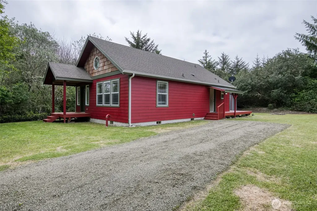899 Wawona Avenue SW Ocean Shores WA 98569