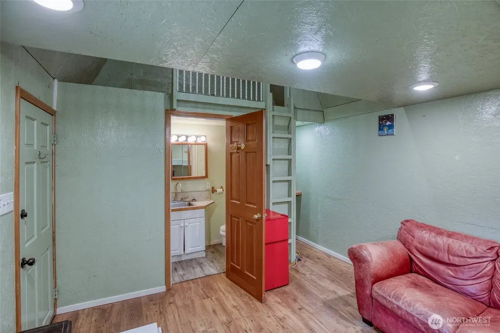 899 Wawona Avenue SW Ocean Shores WA 98569