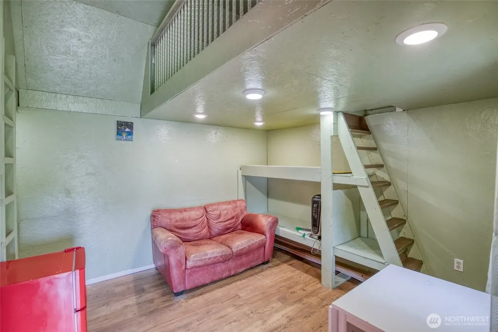 899 Wawona Avenue SW Ocean Shores WA 98569