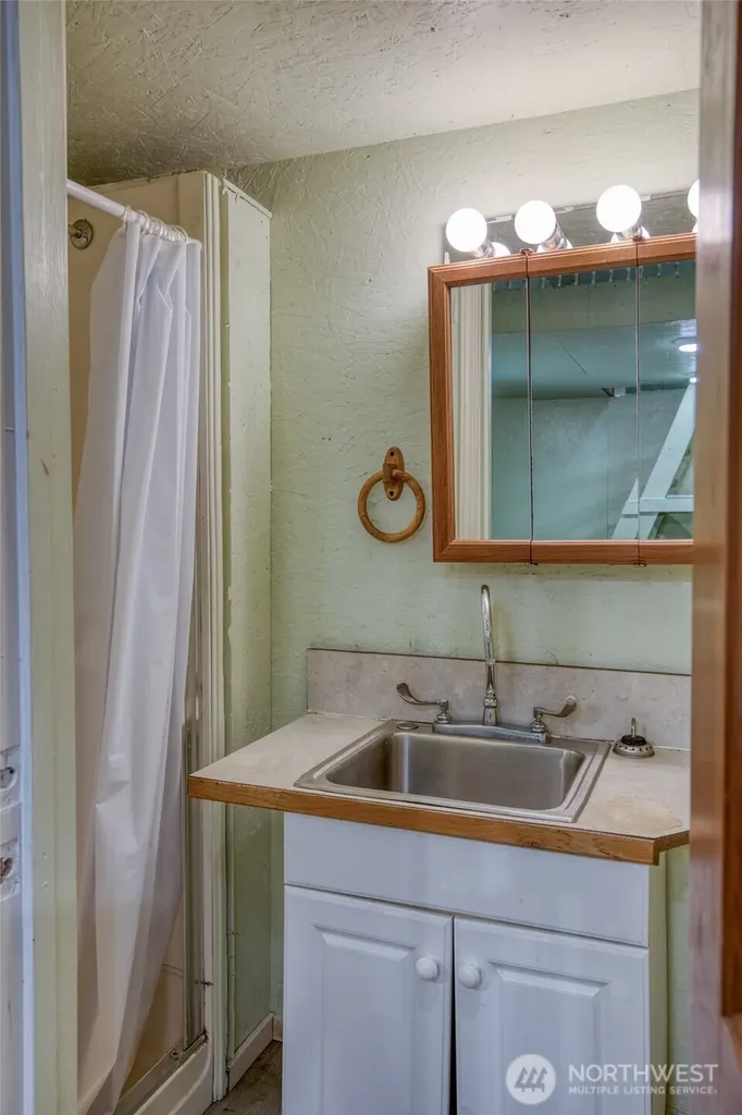 899 Wawona Avenue SW Ocean Shores WA 98569