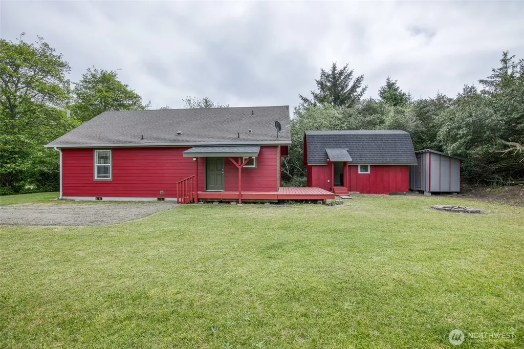 899 Wawona Avenue SW Ocean Shores WA 98569