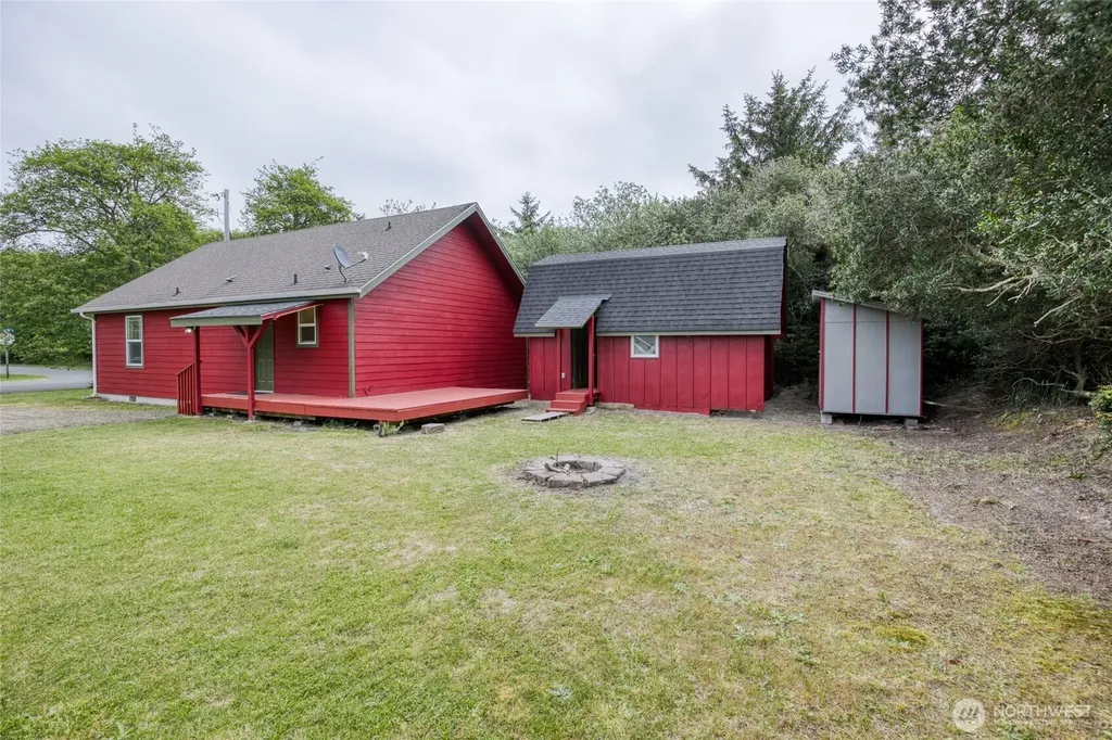 899 Wawona Avenue SW Ocean Shores WA 98569
