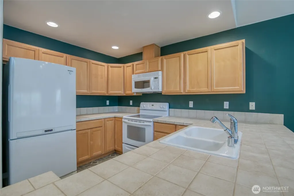 899 Wawona Avenue SW Ocean Shores WA 98569