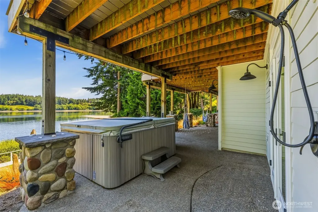 3709 140th Avenue SW Lakebay WA 98349