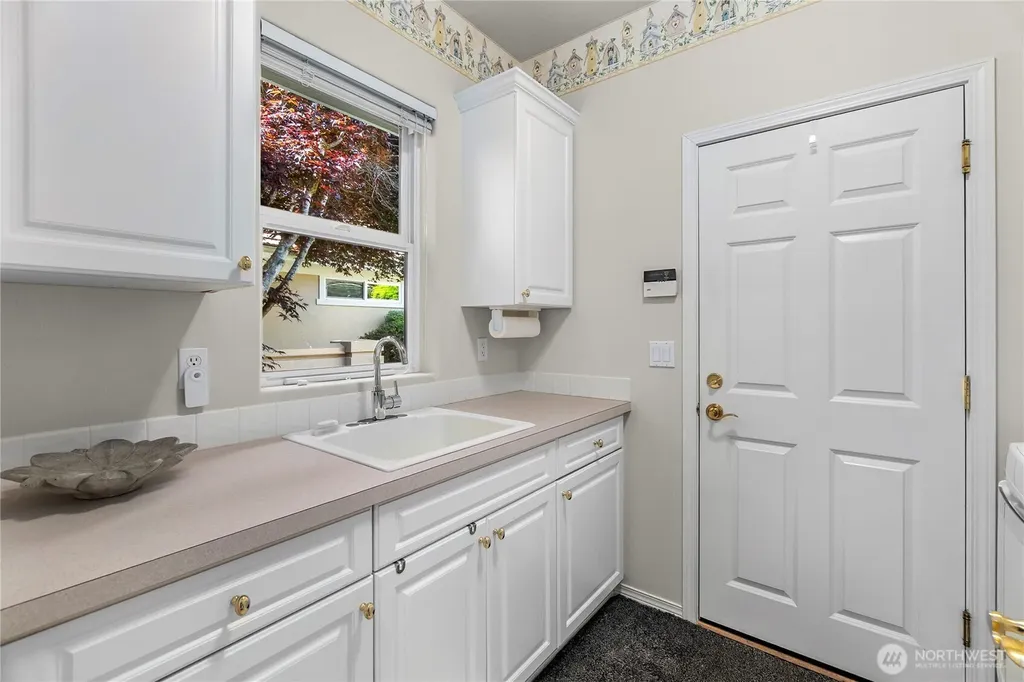 6841 Fairway Lane SE Olympia WA 98501