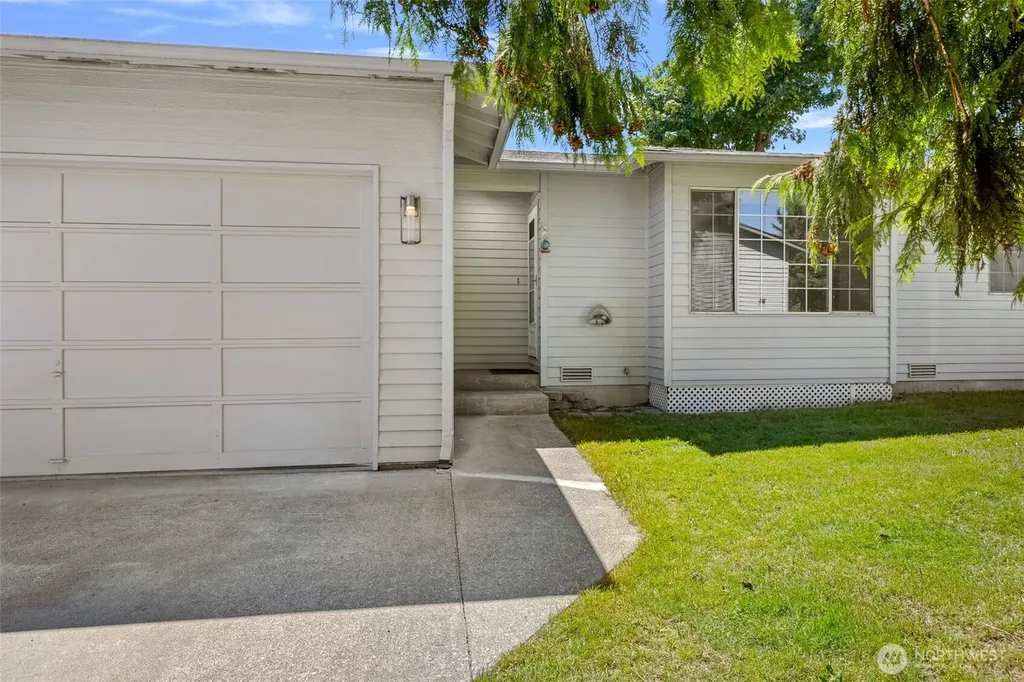 14833 41st Place S Seattle WA 98168