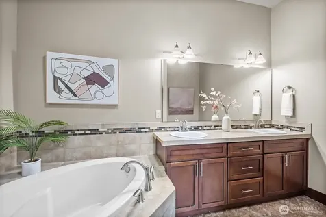 4005 NE 3rd Place Renton WA 98056