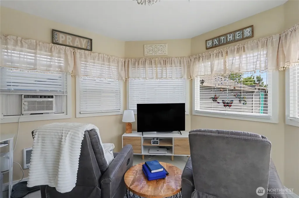 2649 Field Street Longview WA 98632