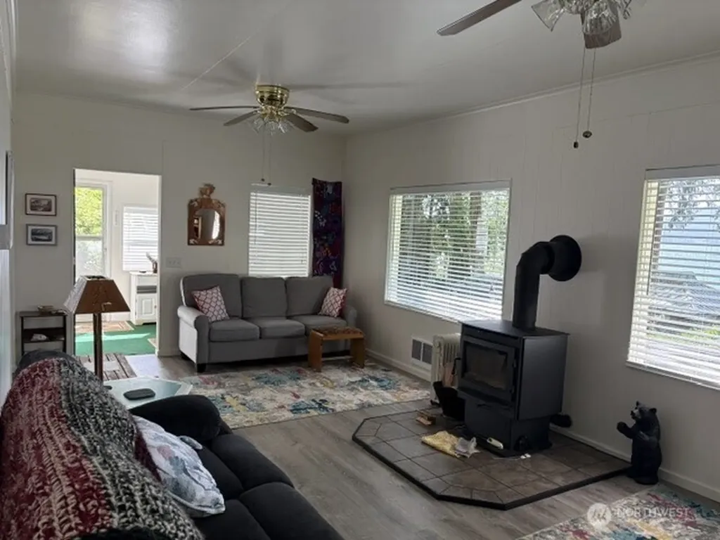 416 South Shore Road Quinault WA 98575
