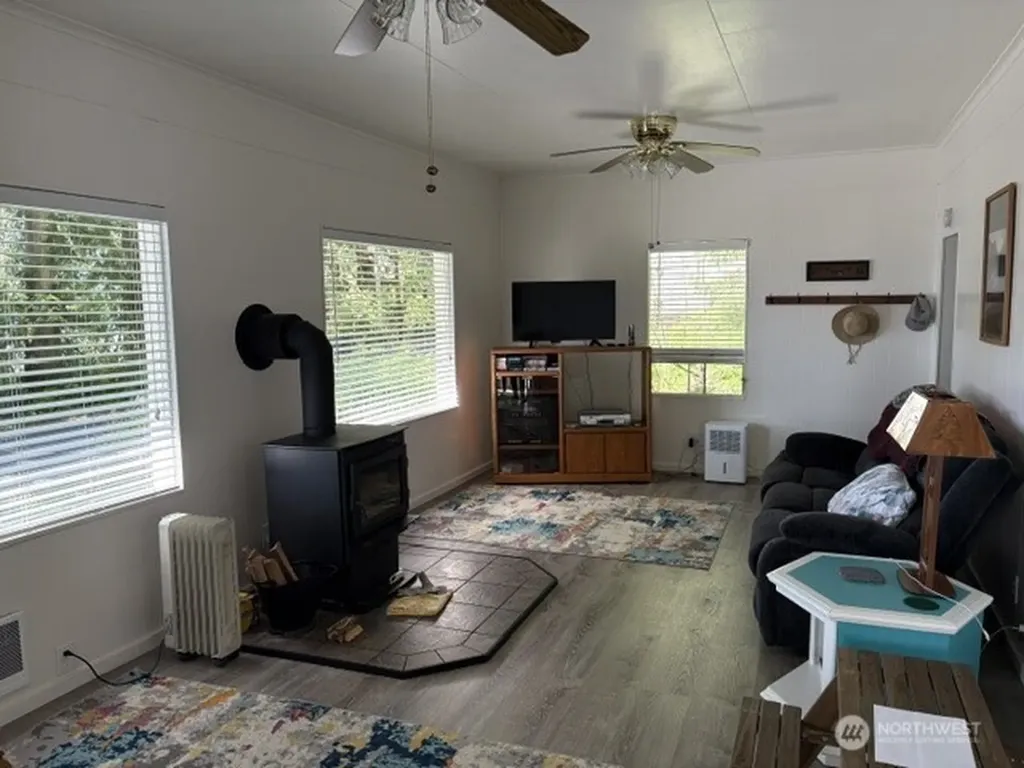 416 South Shore Road Quinault WA 98575