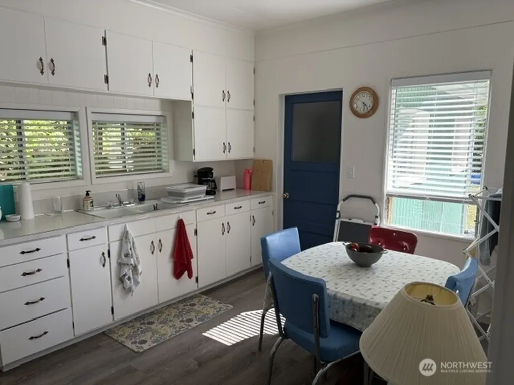 416 South Shore Road Quinault WA 98575