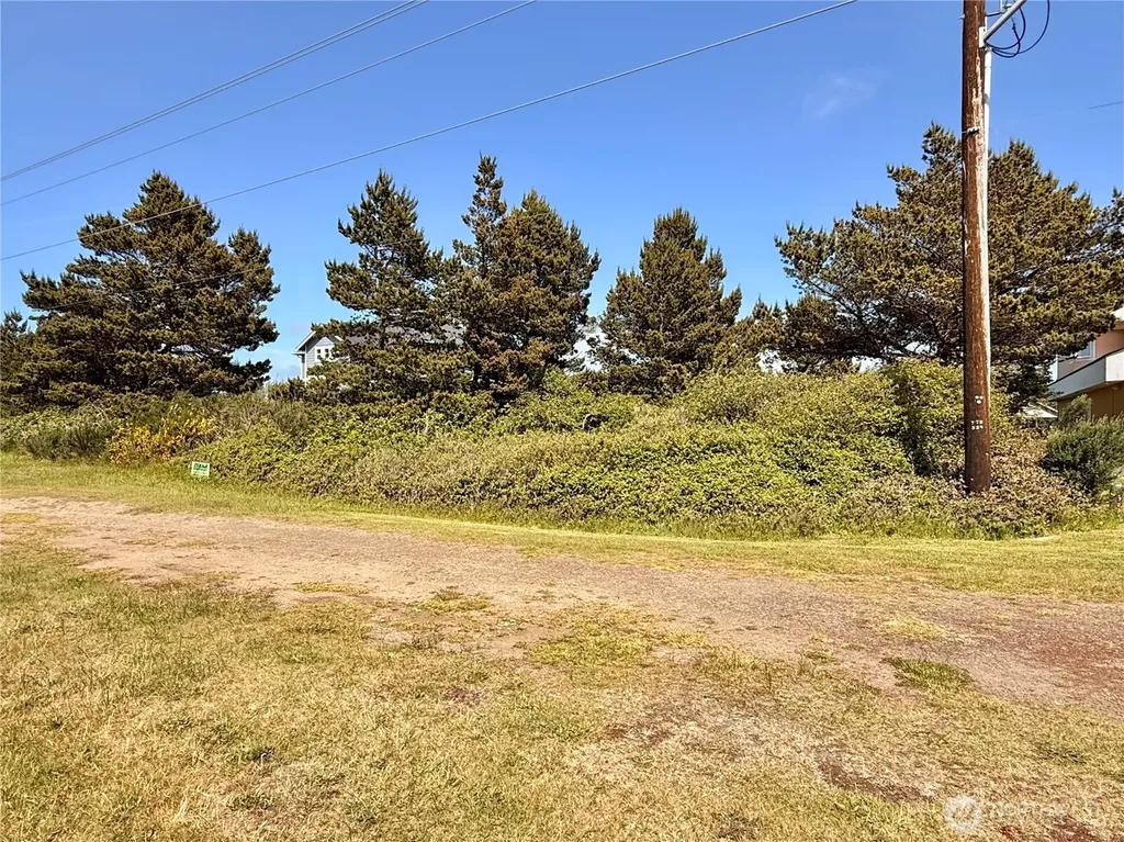 552 Point Brown Avenue NE Ocean Shores WA 98569