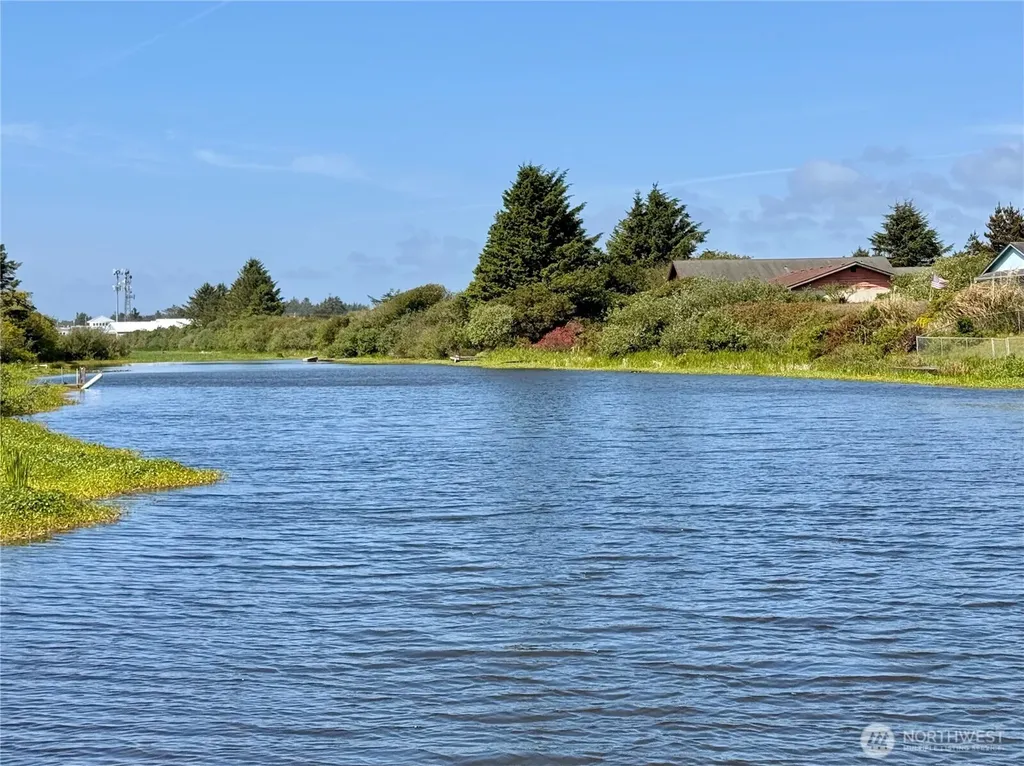 552 Point Brown Avenue NE Ocean Shores WA 98569