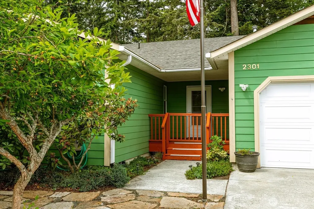 2301 SW Rosario Place Oak Harbor WA 98277
