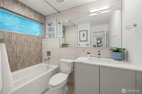 815 N 48th Street Seattle WA 98103