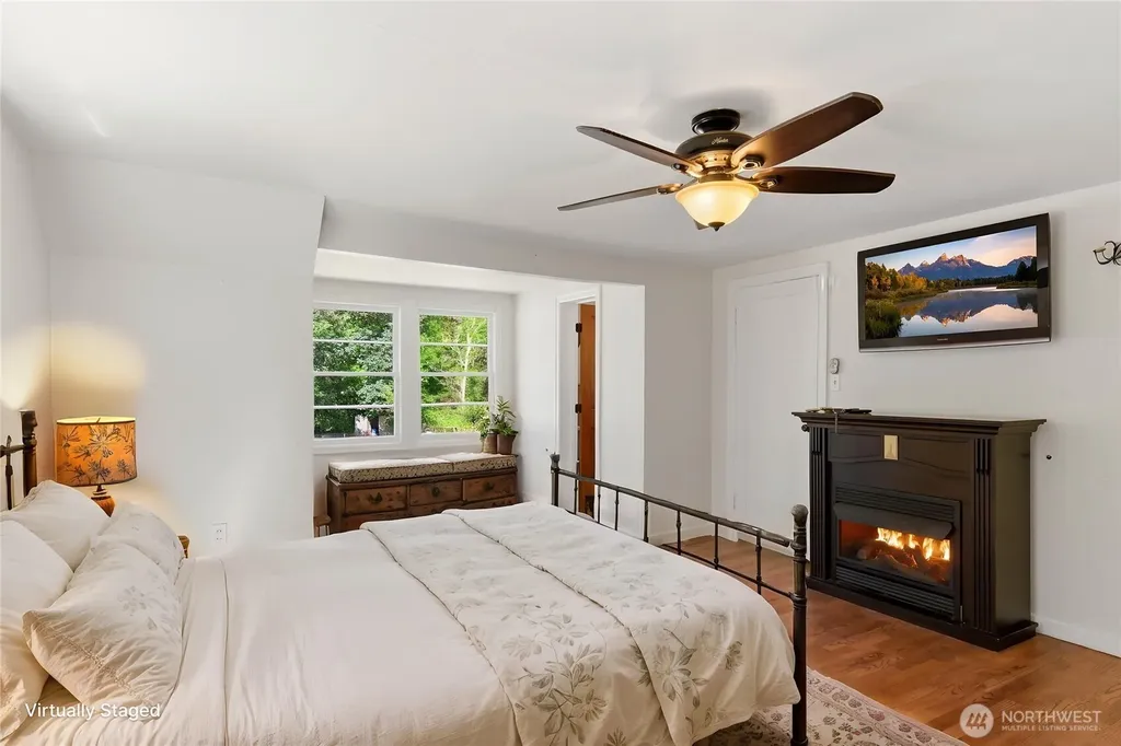 840 11th Avenue Fox Island WA 98333
