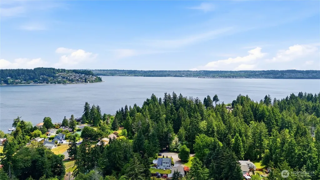 840 11th Avenue Fox Island WA 98333