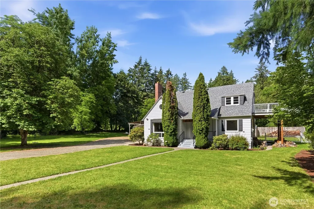 840 11th Avenue Fox Island WA 98333
