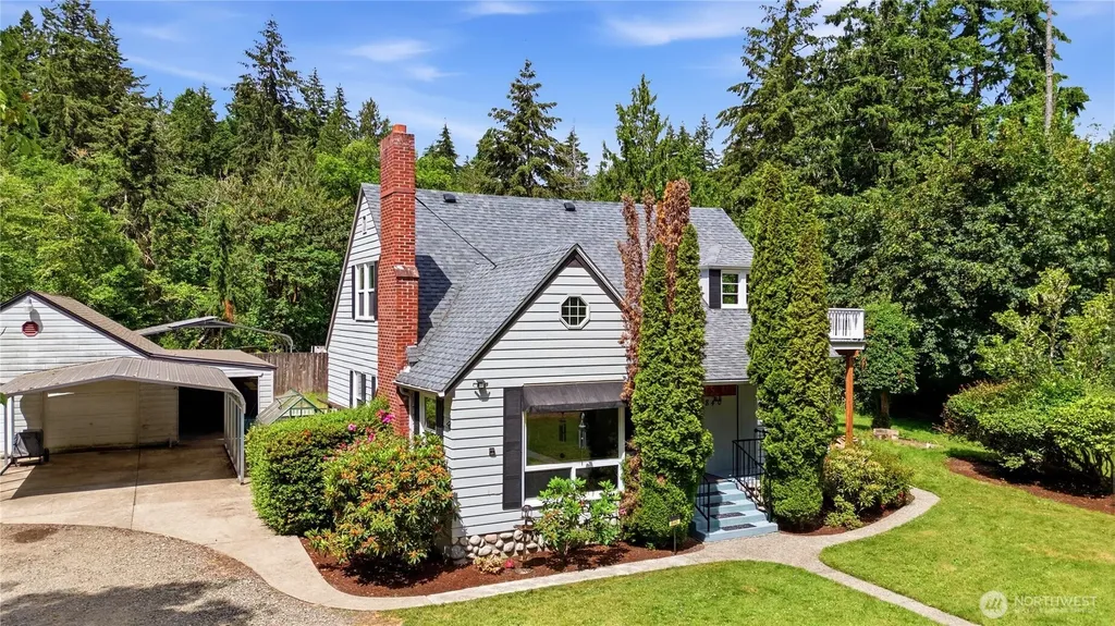 840 11th Avenue Fox Island WA 98333
