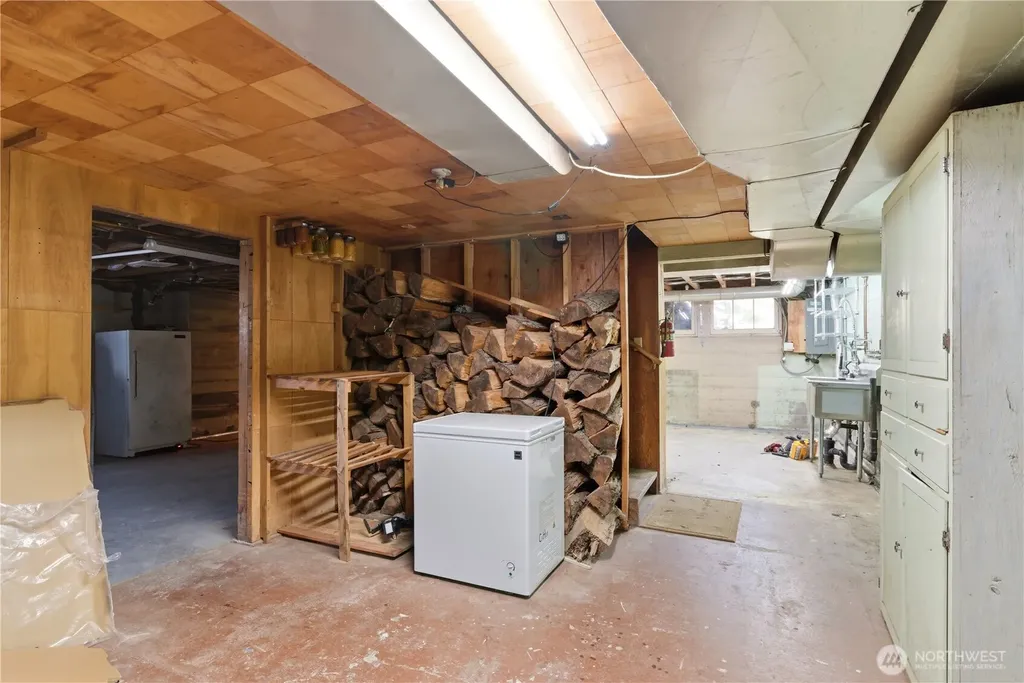 840 11th Avenue Fox Island WA 98333