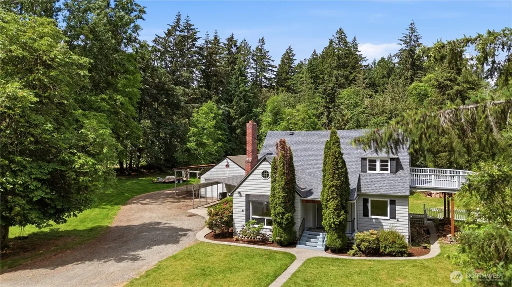 840 11th Avenue Fox Island WA 98333