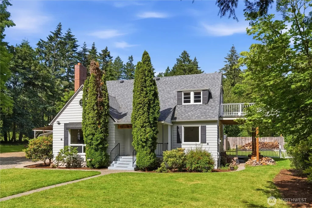 840 11th Avenue Fox Island WA 98333