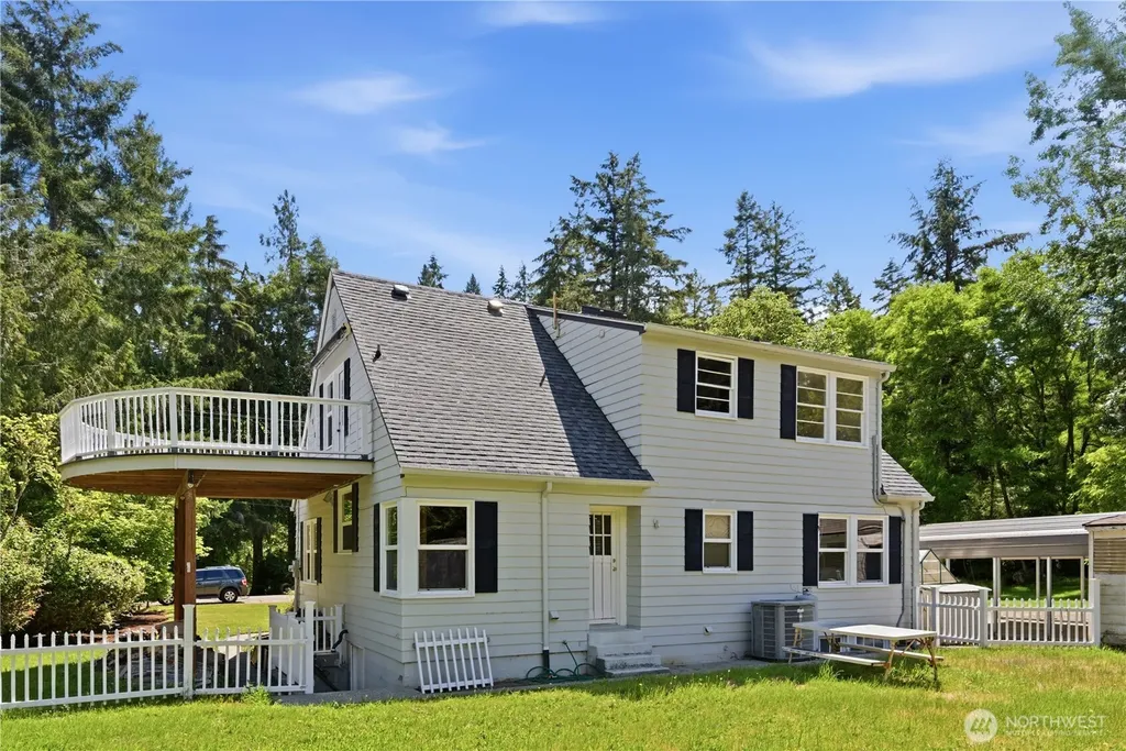 840 11th Avenue Fox Island WA 98333