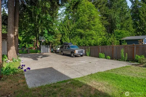 9927 63rd Avenue Ct E Puyallup WA 98373