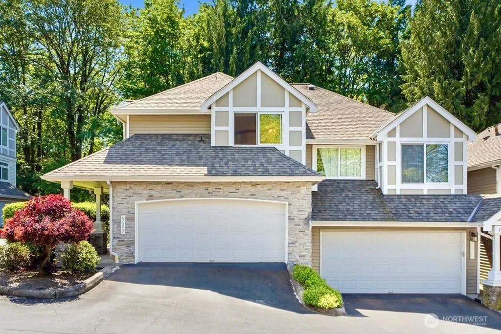 Bellevue WA, 6699 Cougar Mountain Way