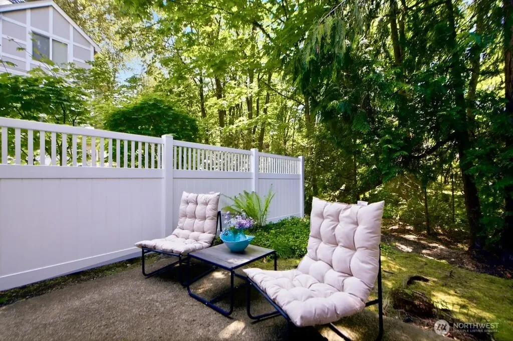 6699 SE Cougar Mountain Way Bellevue WA 98006