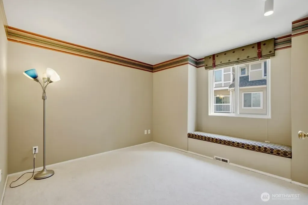 6699 SE Cougar Mountain Way Bellevue WA 98006