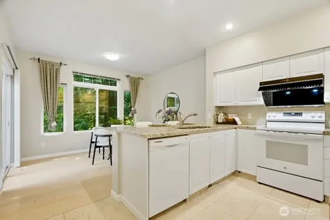 6699 SE Cougar Mountain Way Bellevue WA 98006