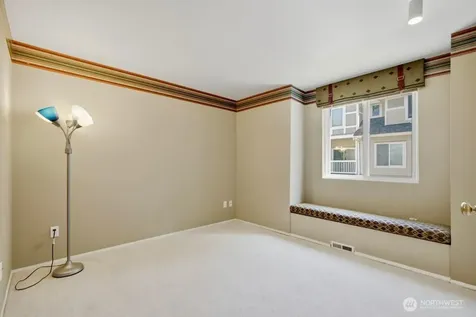6699 SE Cougar Mountain Way Bellevue WA 98006