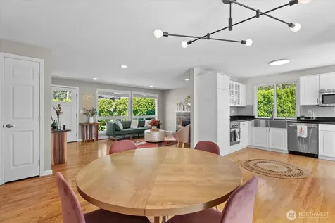 3715 NE 10th Court Renton WA 98056