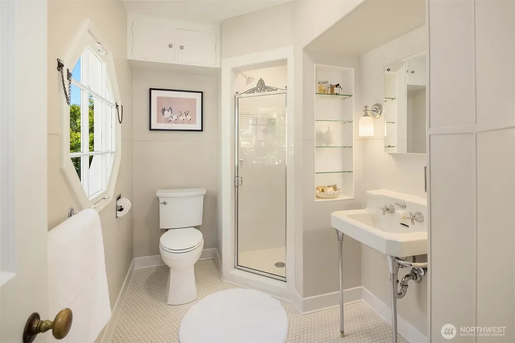 818 E Edgar Street Seattle WA 98102