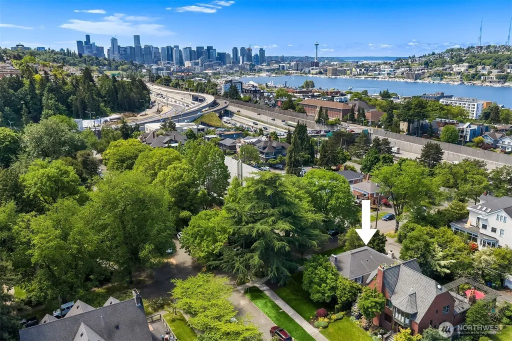 818 E Edgar Street Seattle WA 98102