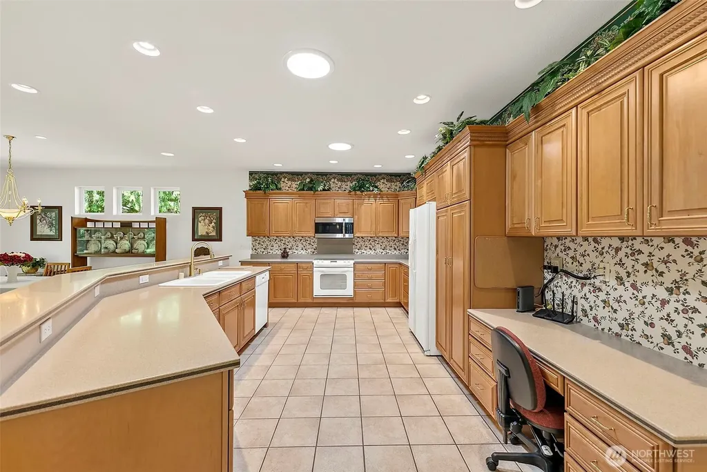 1550 E Old Ranch Road Allyn WA 98524