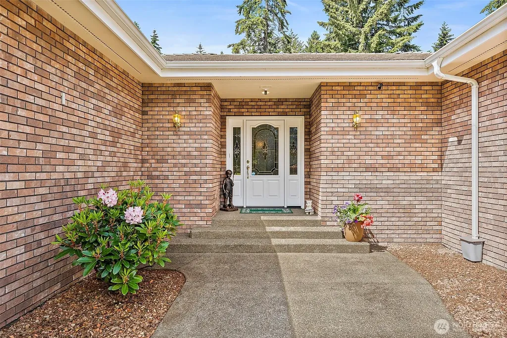 1550 E Old Ranch Road Allyn WA 98524
