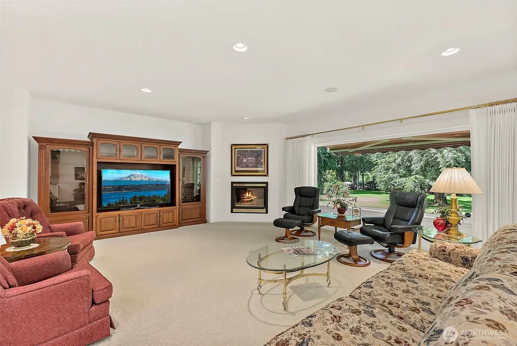 1550 E Old Ranch Road Allyn WA 98524
