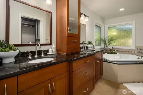 1010 106th Avenue SE Bellevue WA 98004