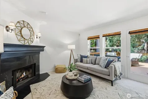 22716 NE 25th Way Sammamish WA 98074
