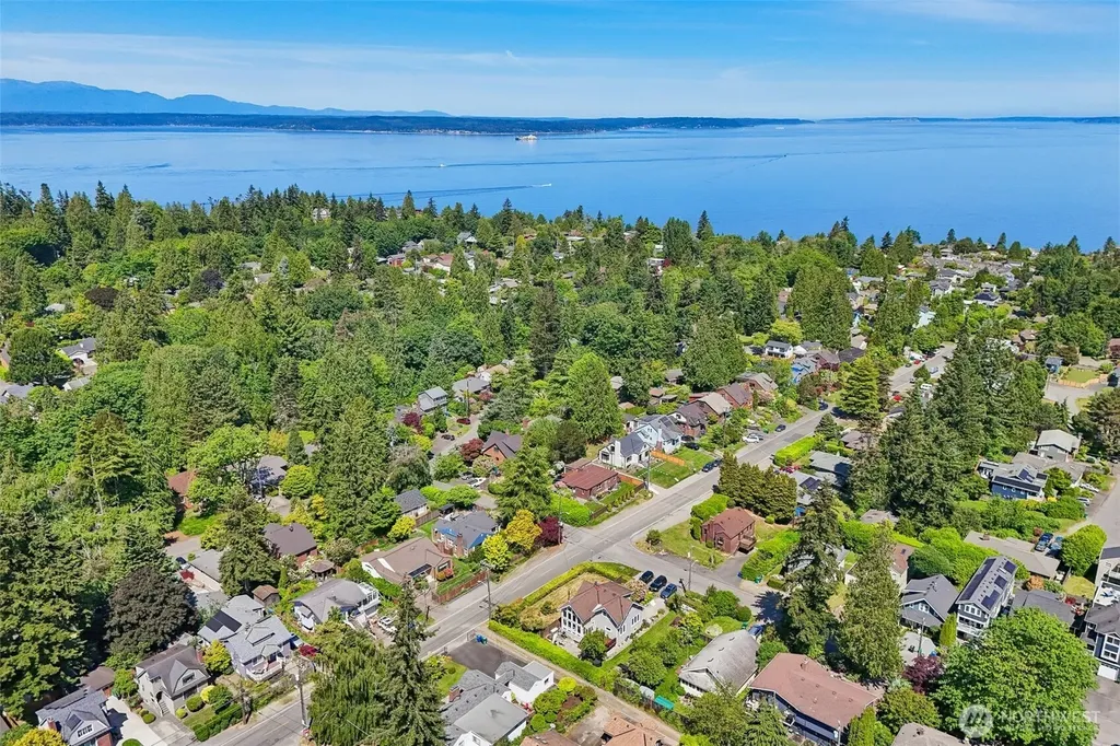8620 28th Avenue NW Seattle WA 98117