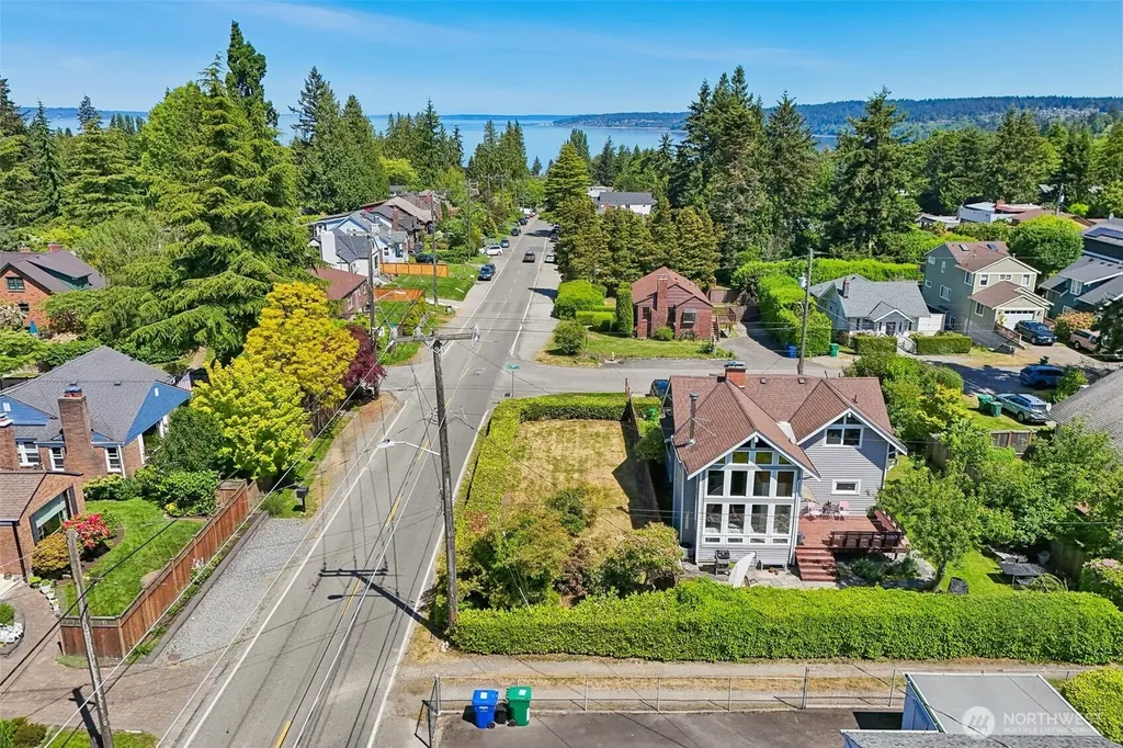 8620 28th Avenue NW Seattle WA 98117